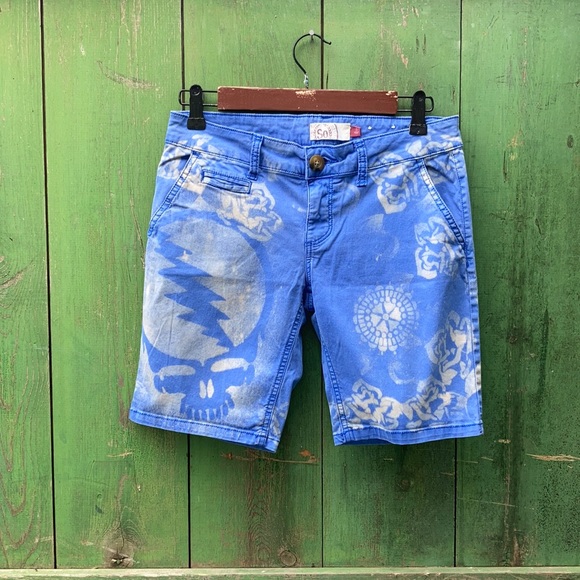Grateful Dead good vibes Bermuda style shorts - Picture 4 of 10